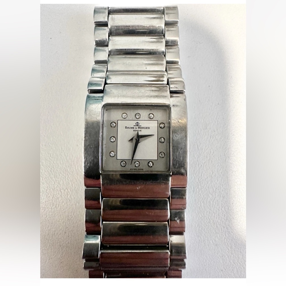 Baume & Mercier MV045219: Women Catwalk SS Watch White Dial w/ Diamonds